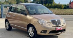 Lancia Ypsilon 1.2 8v Oro