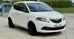 LANCIA YPSILON 70CV HYBRID SILVER