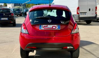 LANCIA YPSILON 1.0 HYBRID 70CV SILVER pieno