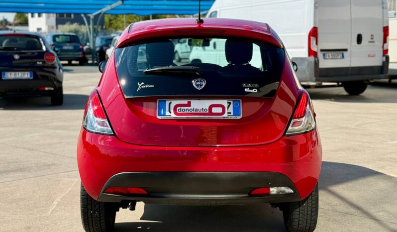 LANCIA YPSILON 1.0 HYBRID 70CV SILVER pieno