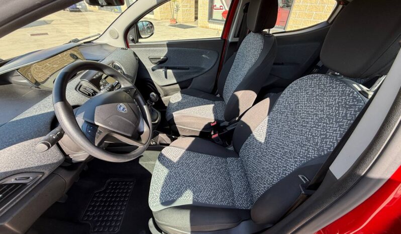 LANCIA YPSILON 1.0 HYBRID 70CV SILVER pieno