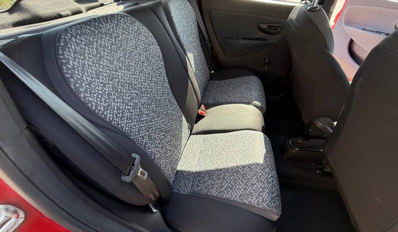 LANCIA YPSILON 1.0 HYBRID 70CV SILVER pieno