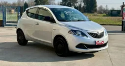 LANCIA YPSILON 1.0 HYBRID SILVER S