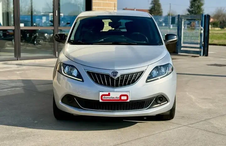 LANCIA YPSILON 1.0 HYBRID SILVER S pieno