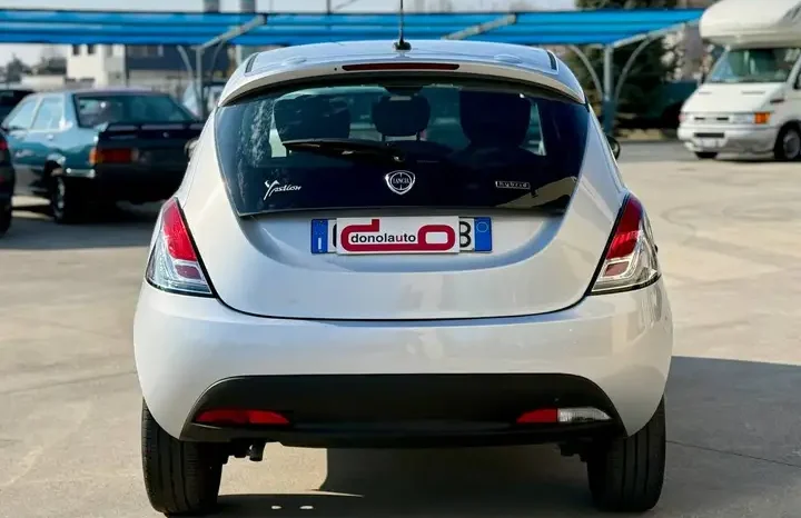 LANCIA YPSILON 1.0 HYBRID SILVER S pieno