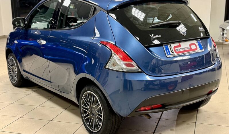 LANCIA YPSILON 1.0 HYBRID SILVER S pieno